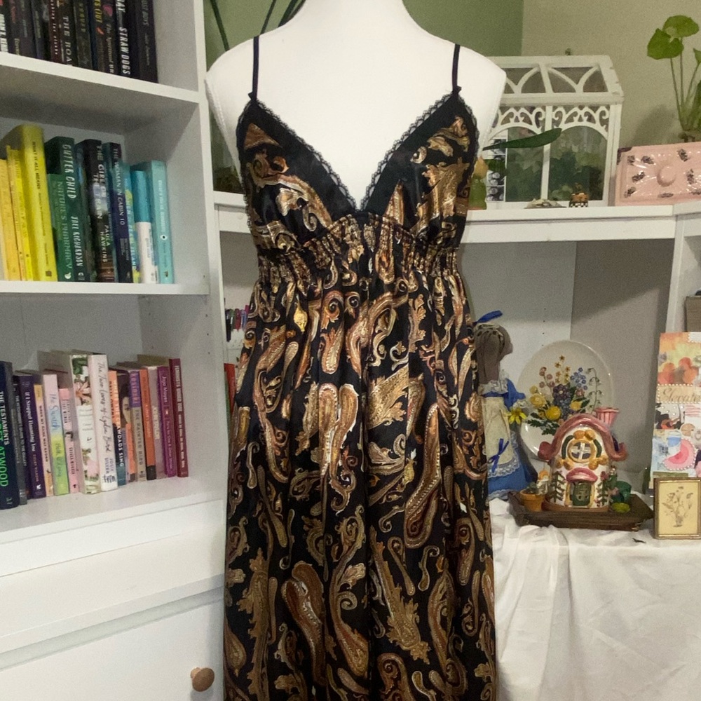 La Vie en Rose elegant gold and black paisley maxi dress